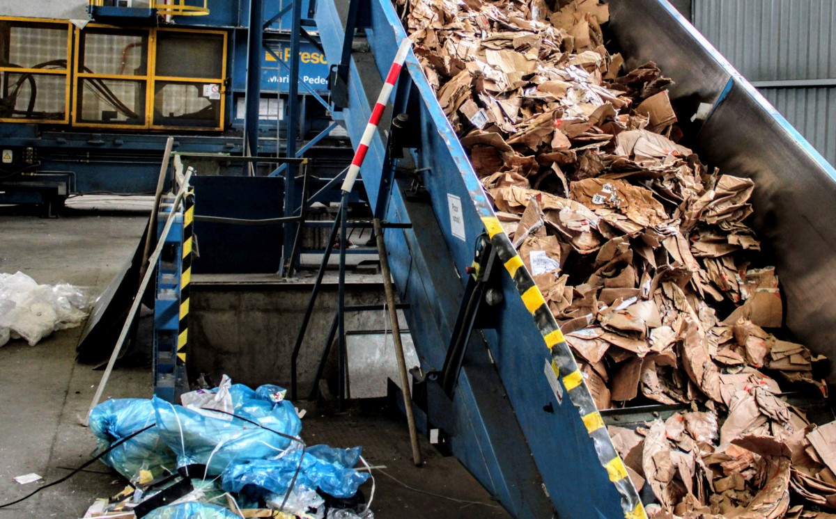 Hrozí, že pre ceny energií prestaneme spracovávať odpad, varujú slovenskí recyklátori